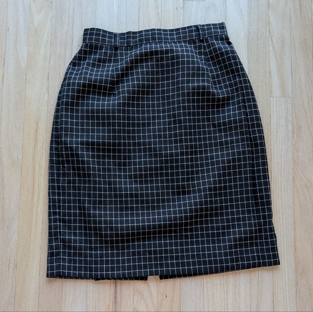 Vintage Karen Scott Classic Black and White Windowpane Checkered Skirt (Size 6)